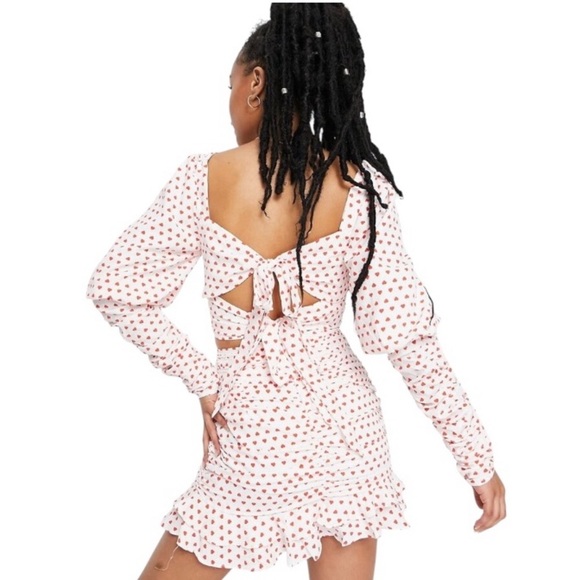 ASOS Collective the Label Bow Back Crop Top in Ditsy Red Hearts Print Size 2 - Picture 2 of 8
